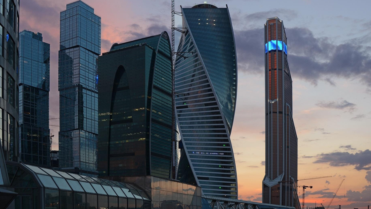 不動産ファンドとは？種類やメリット、現物不動産投資との違い